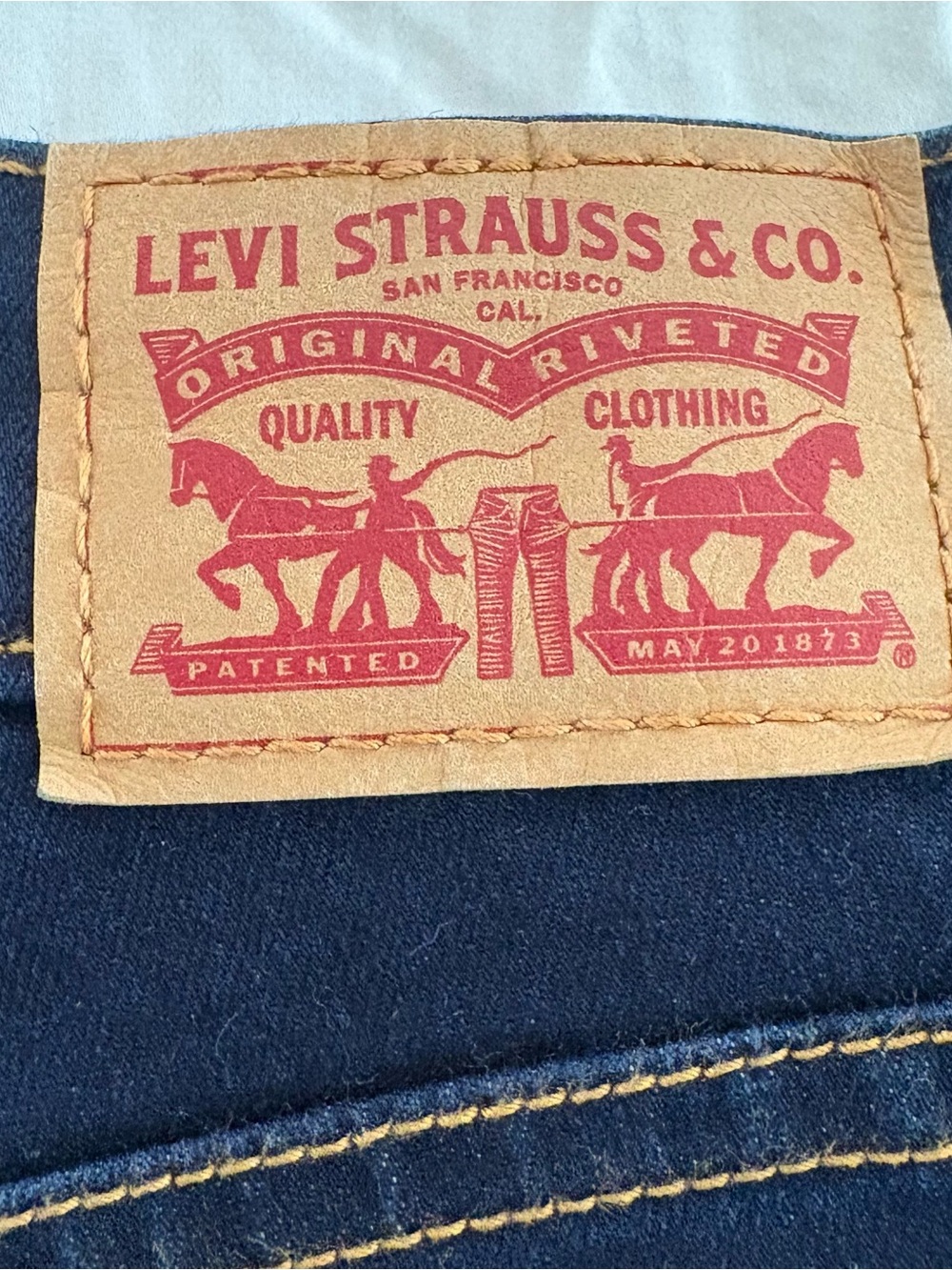 Levi’s 311 Shaping Skinny Jeans – Women’s Size 26